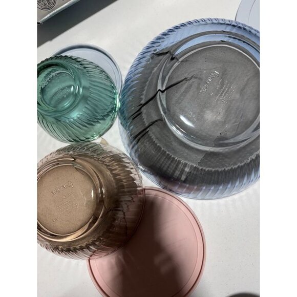 Pyrex Round Colored Glass Mixing Bowl With Lids 6 Piece Set - Picture 3 of 3